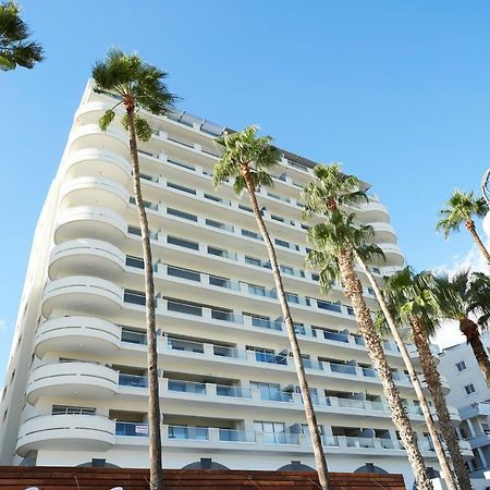 Finikoudes Luxury Apartments 라르나카 외부 사진