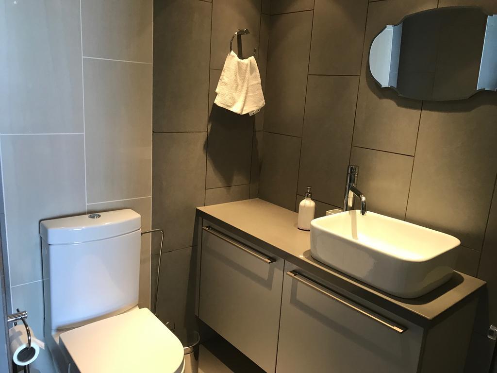 Finikoudes Luxury Apartments 라르나카 외부 사진