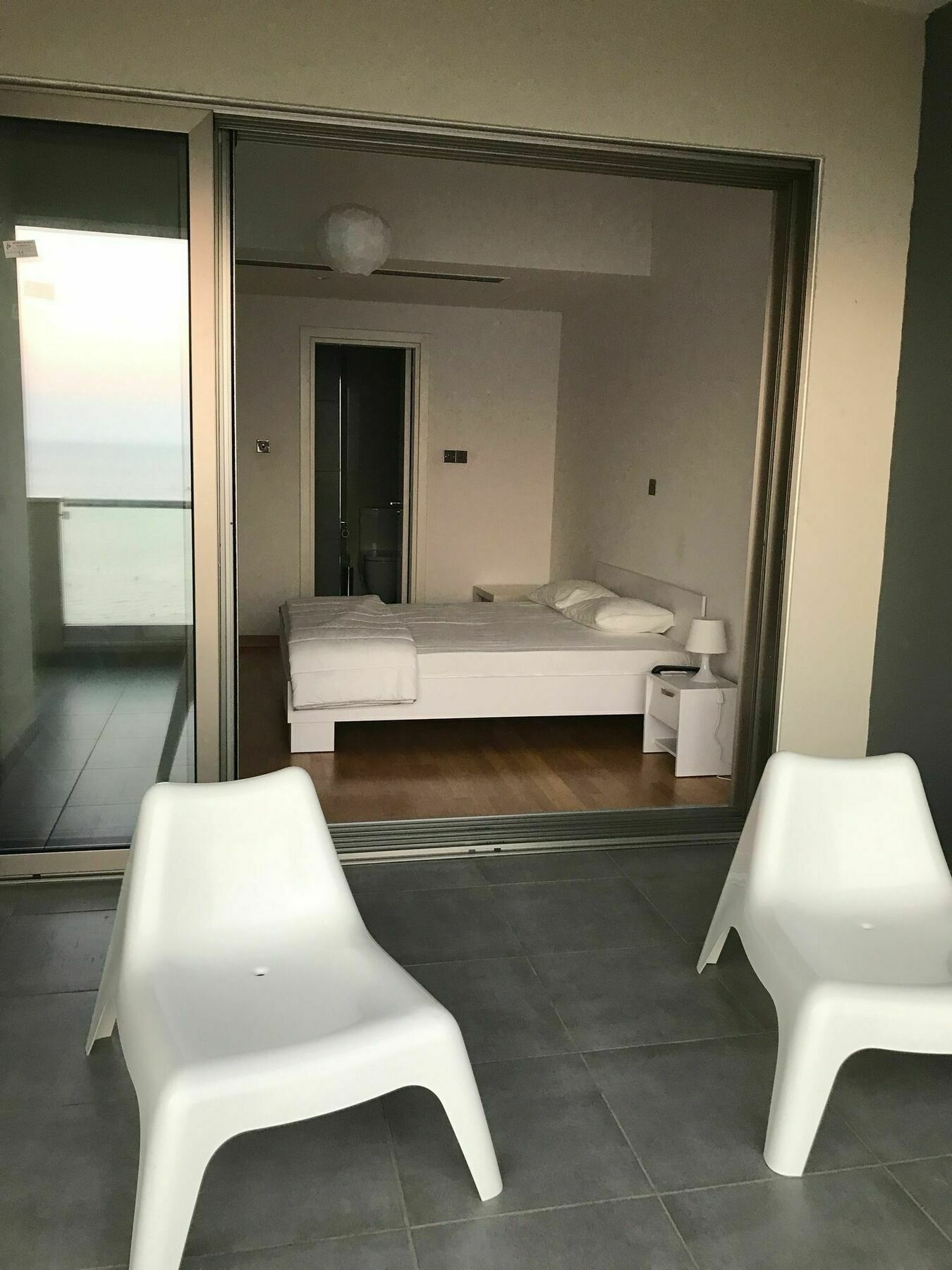 Finikoudes Luxury Apartments 라르나카 외부 사진