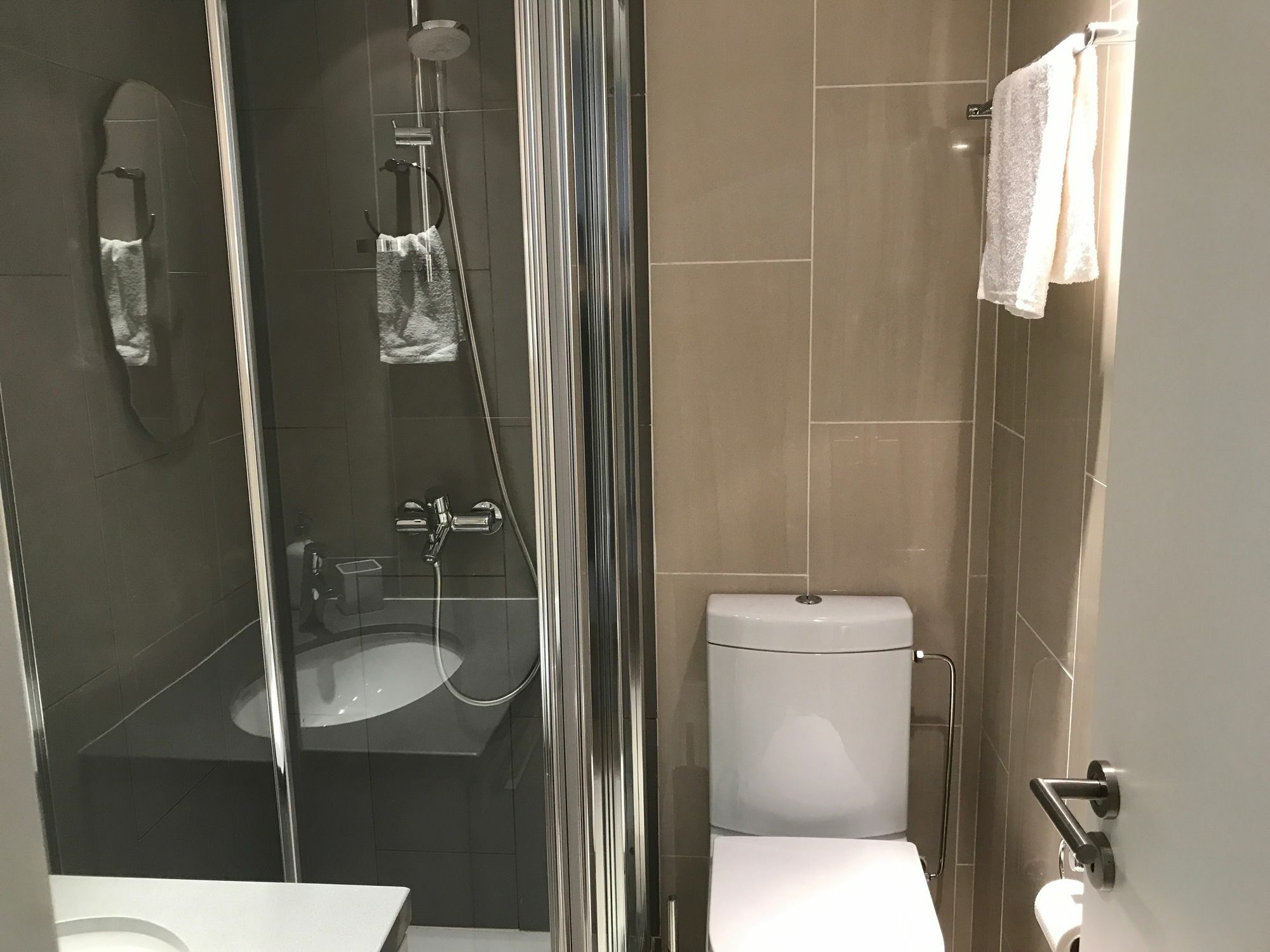 Finikoudes Luxury Apartments 라르나카 외부 사진