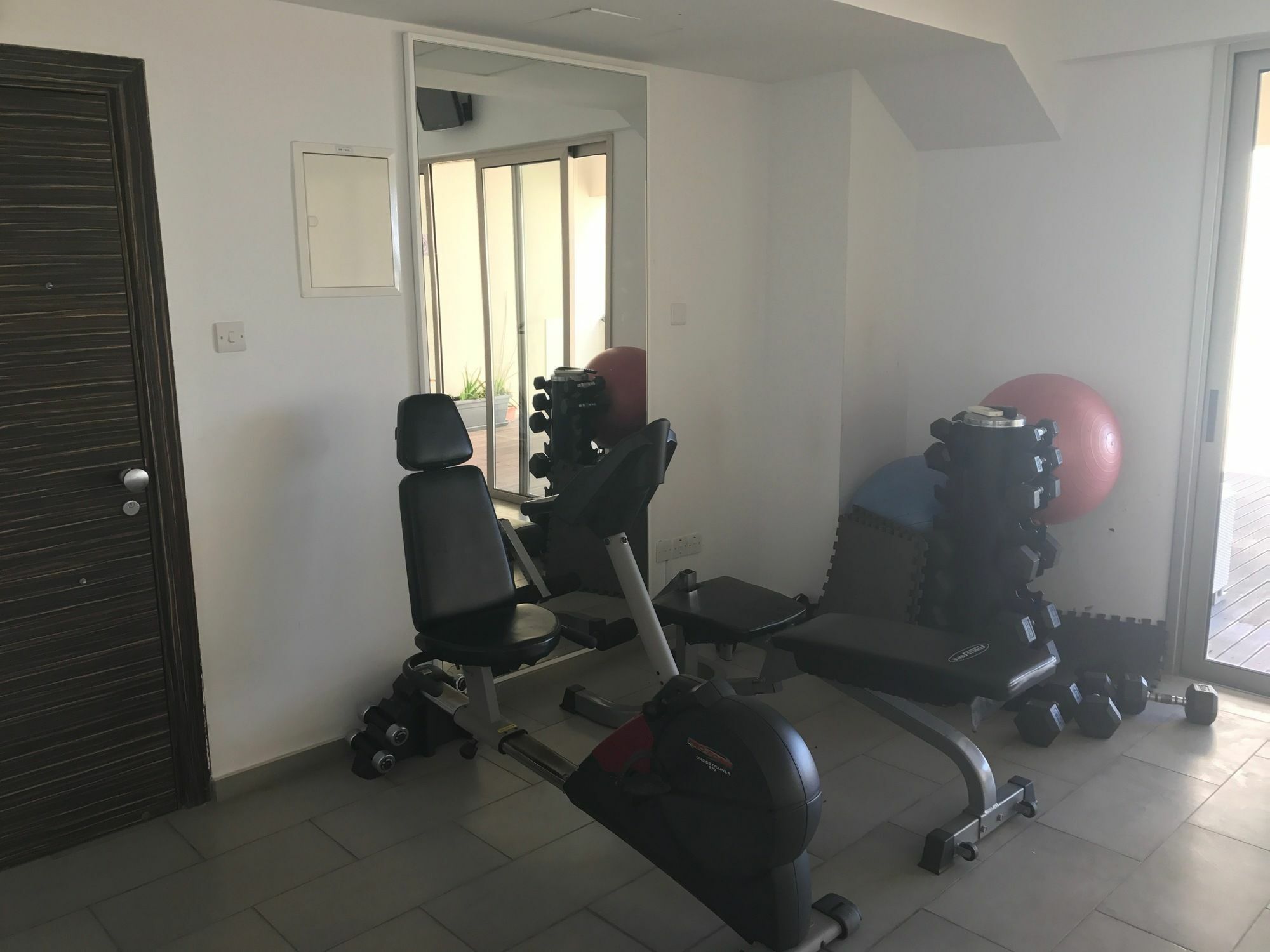 Finikoudes Luxury Apartments 라르나카 외부 사진