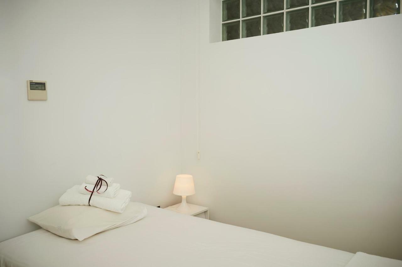 Finikoudes Luxury Apartments 라르나카 외부 사진