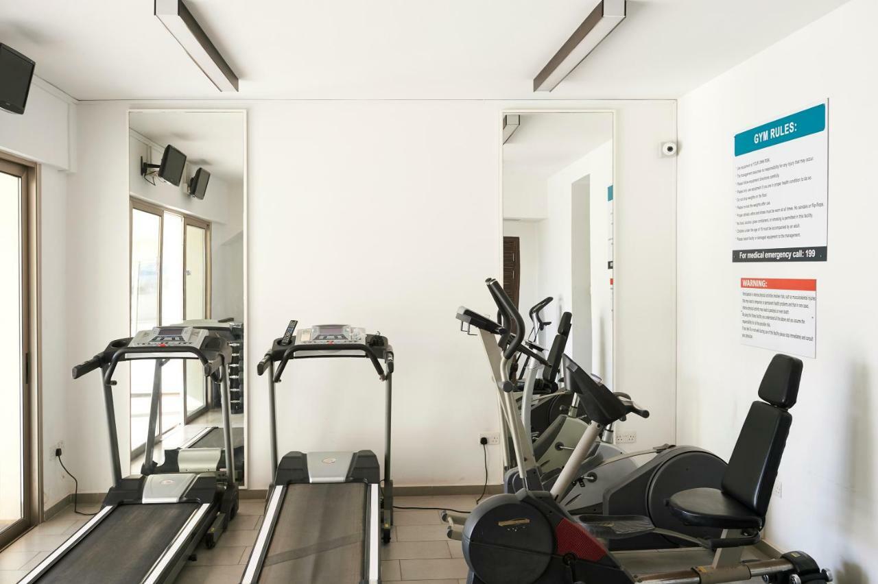 Finikoudes Luxury Apartments 라르나카 외부 사진