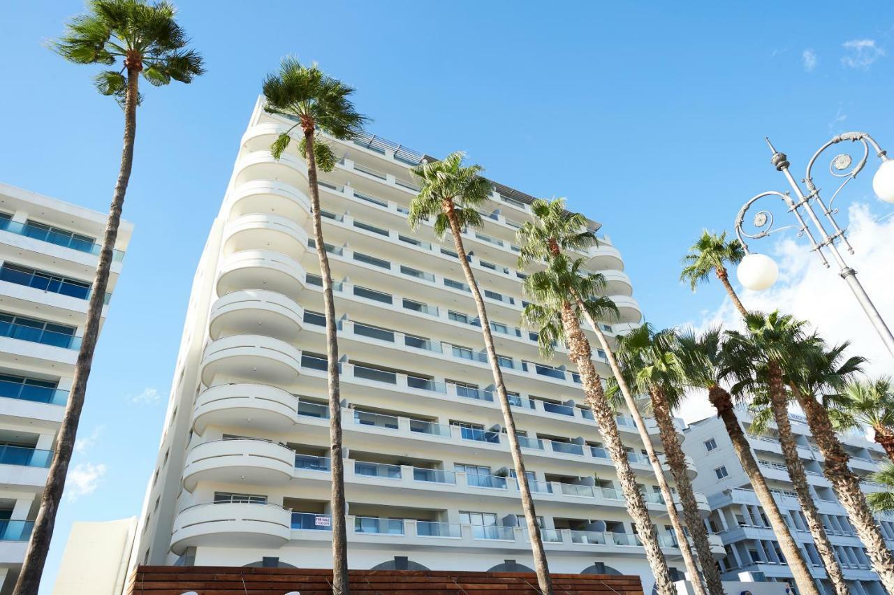 Finikoudes Luxury Apartments 라르나카 외부 사진